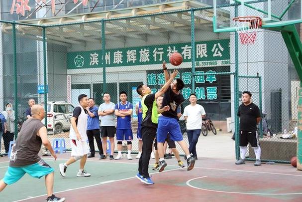 运动员走出