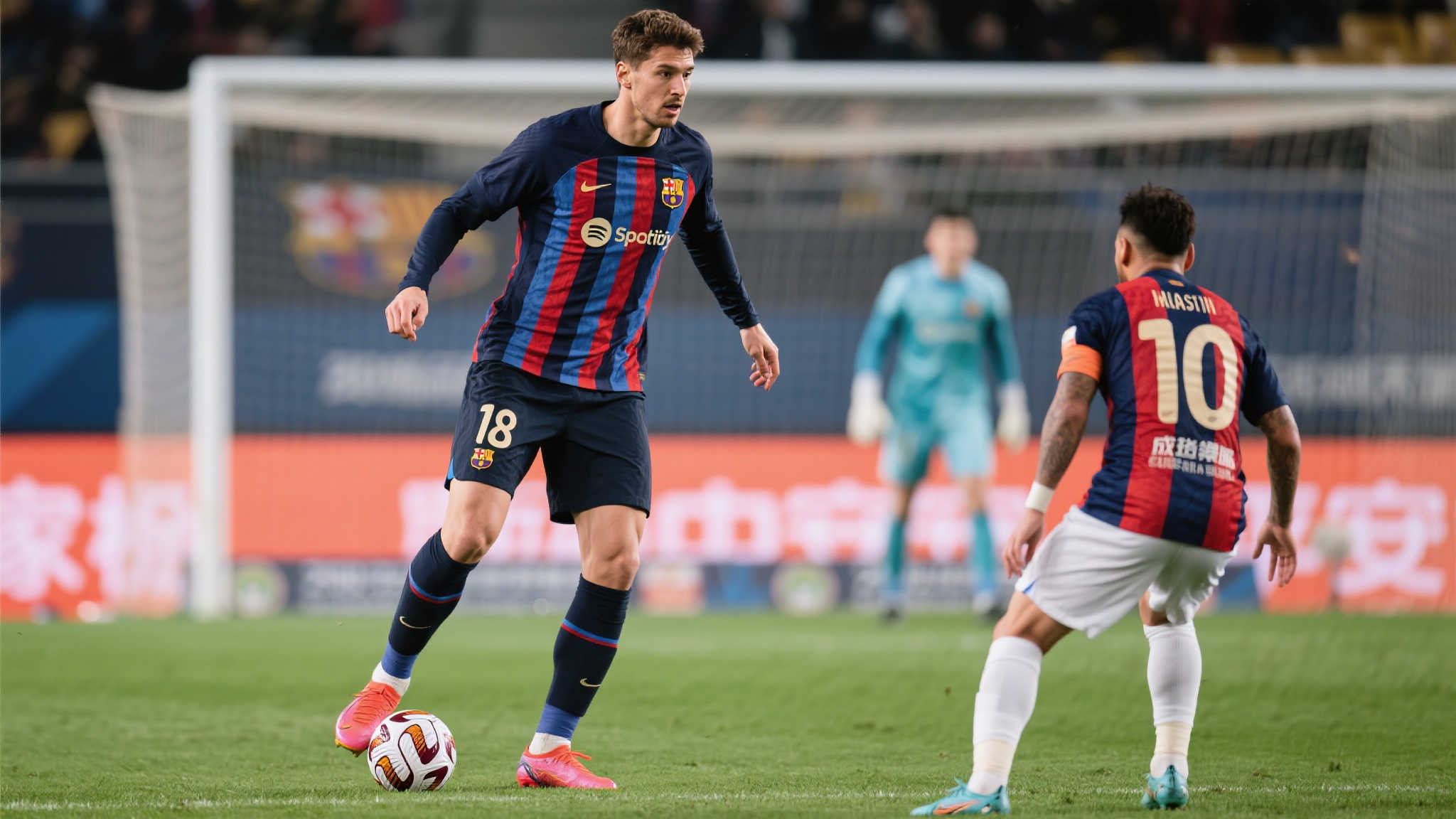 战略上向更 战略上向更